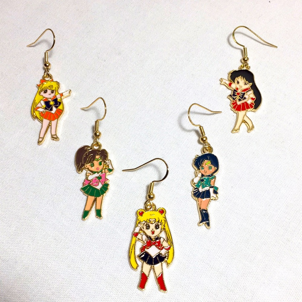 ๐50% OFF/3+...Set of 5 Sailor Moon Figures Earrings - Picture 1 of 16